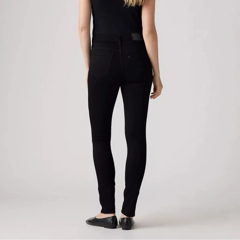 Levi’s Black Skinny Jeans - Picture 4 of 5